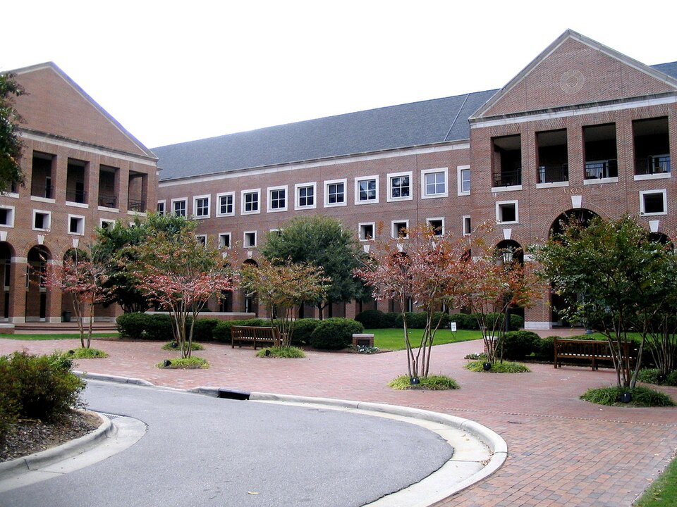File:UNC Kenan-Flagler Business School.jpg
